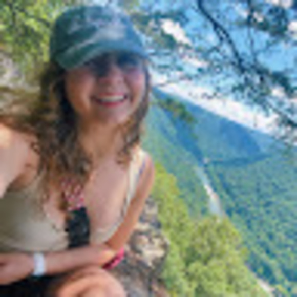 Meet your Posher, Kayla - Picture 1 of 1